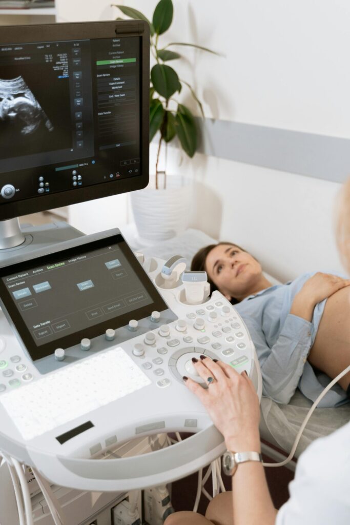abdominal total, abdome superior, abdome inferior, pélvico, o ultrassom de tireoide, tireoide com Doppler, Testiculo, bolsa escrotal, com e sem Doppler, ultrassom de joelho, ombro, tornozelo, punho, com ou sem Doppler, Transvaginal com ou sem Doppler, cervical, glândulas salivares com ou sem Doppler, mama com ou sem Doppler,